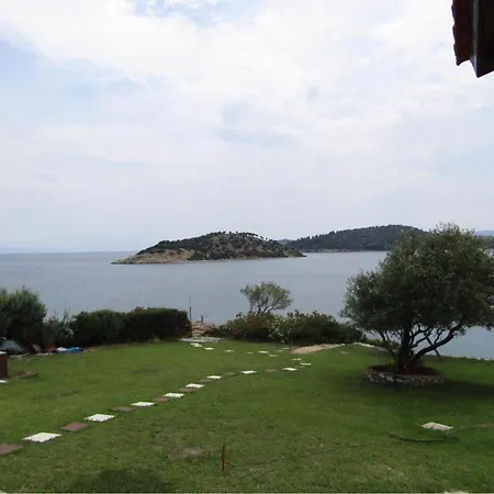 Beachfront Paradise Holiday home