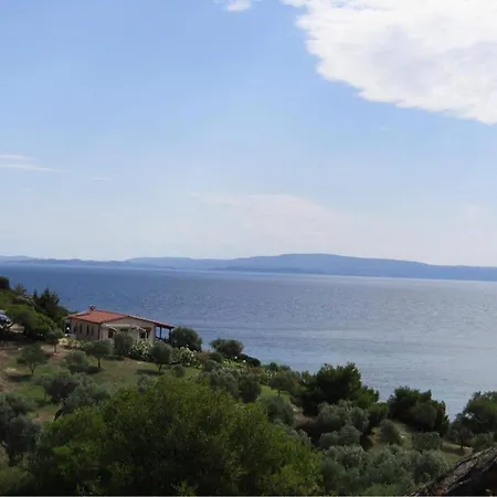 Nyaraló Beachfront Paradise *